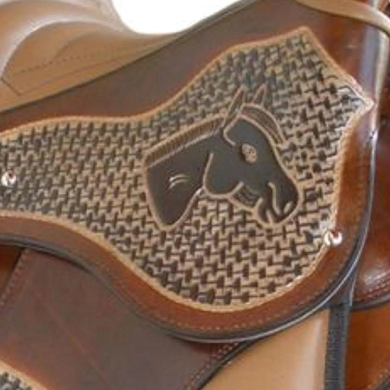 Brazilian Genuine Real Leather Hand Made Saddle Cow Indium Softie Hand Tooled English Horse Easy Comfortable Quilted Seat Saddle 17 Inches