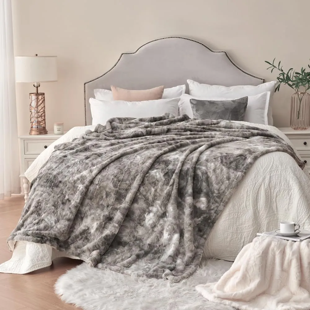 Krifey Oversized Faux Fur Blanket, Super Soft Cozy Blanket, Luxury Fluffy Throw Blanket Fuzzy Bed Throw, Plush Christmas Blanket Gift for Women, Marbled Gray 60" x 80"