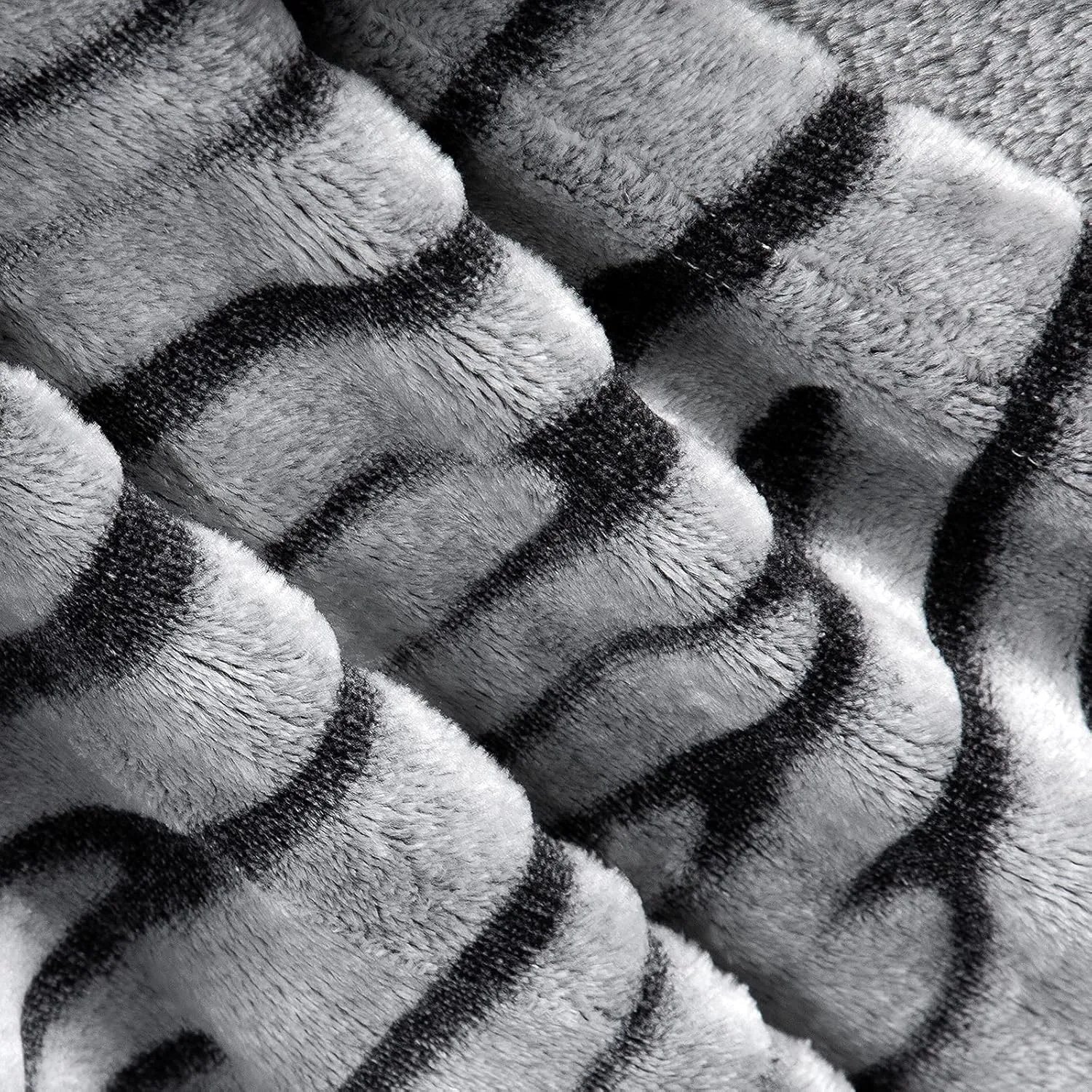 MACEVIA Sherpa Fleece Throw Blanket for Couch 3D Zebra Blanket Fuzzy Thick Warm Reversible Cozy Comfy Super Soft Blanket for Bed Sofa 490GSM - Black Zebra,50x60In