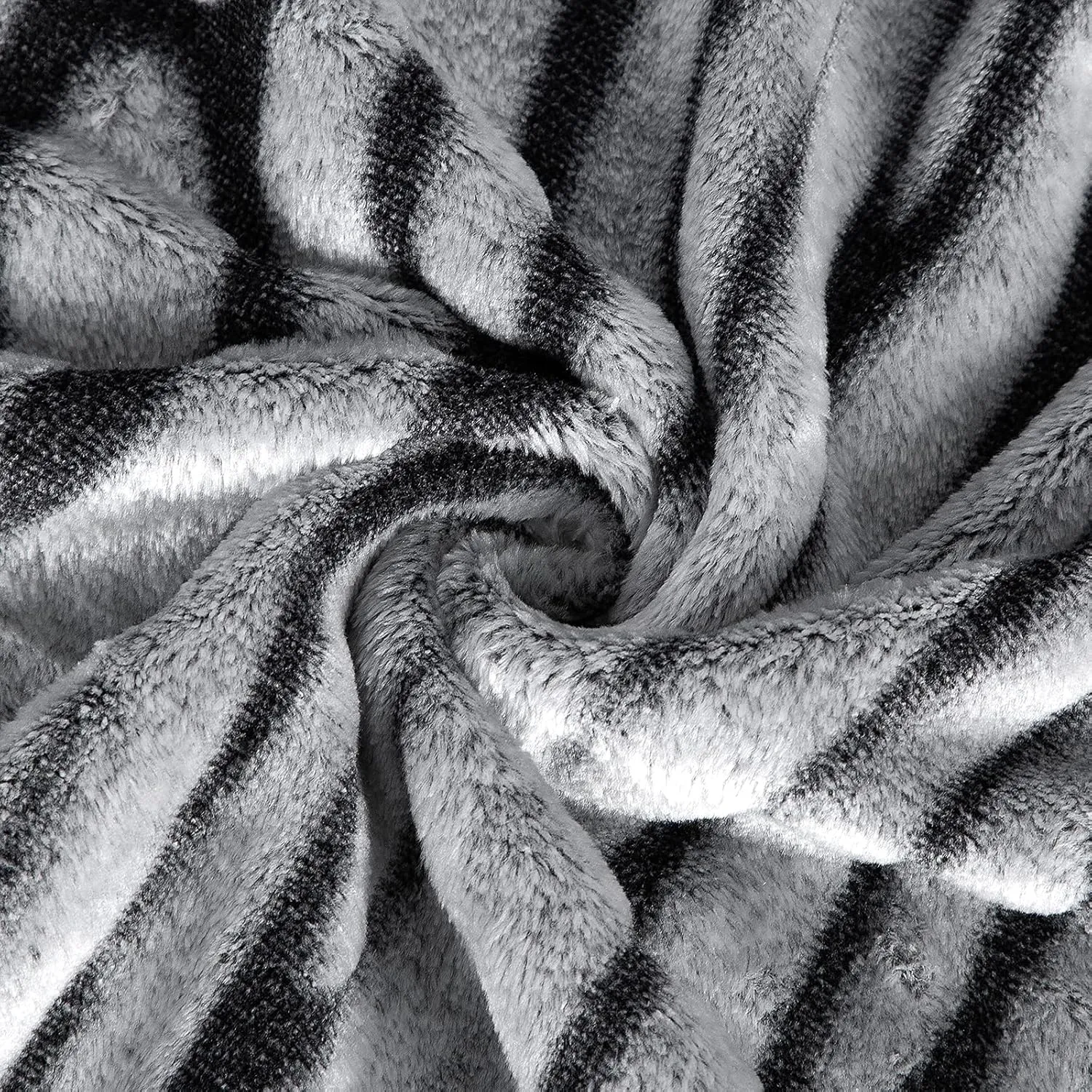 MACEVIA Sherpa Fleece Throw Blanket for Couch 3D Zebra Blanket Fuzzy Thick Warm Reversible Cozy Comfy Super Soft Blanket for Bed Sofa 490GSM - Black Zebra,50x60In
