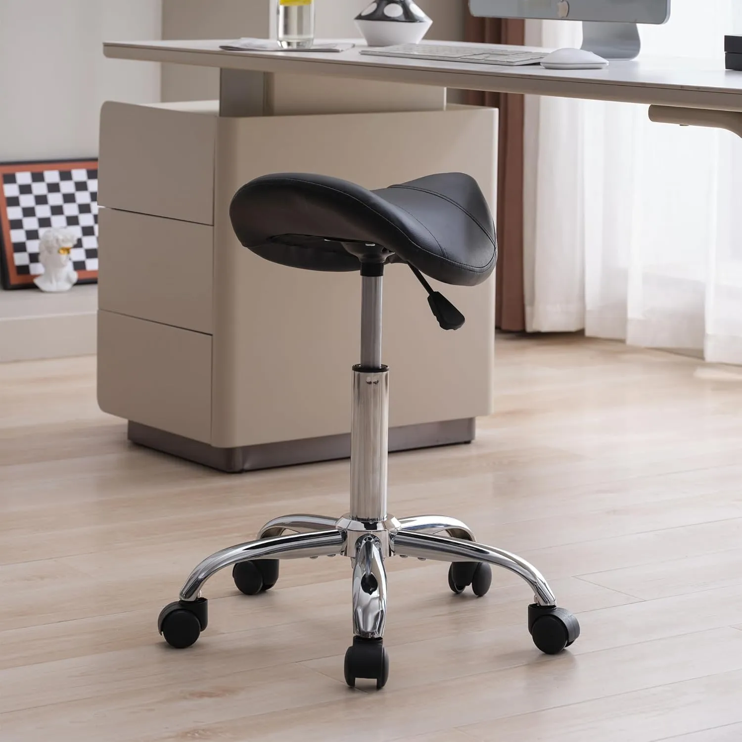 Saddle Stool, Swivel Saddle Stool with Wheels, Adjustable Rolling Stool 18"-26", Faux Leather Rolling Saddle Stool for Salon, Massage, Clinic, Lab, Office (Black, 1PCS (18"-26"))