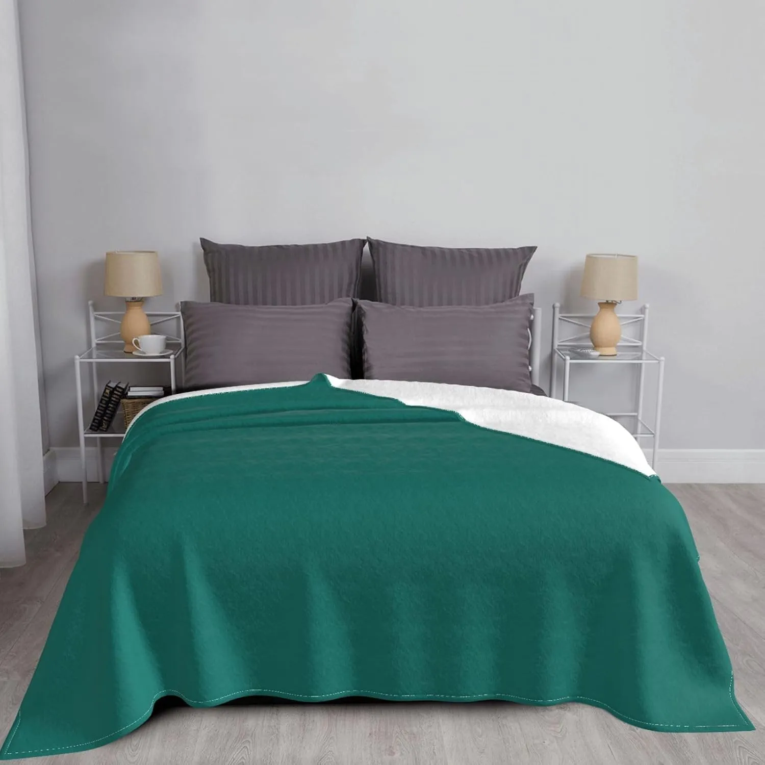 Solid Dark Green Super Soft Microfiber Flannel Blankets, Bed, Sofa Ultra Luxurious Warm and Cozy for All Seasons